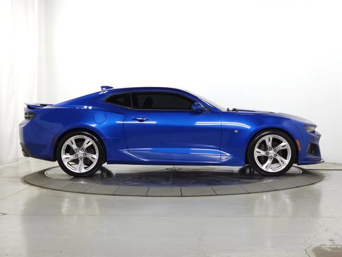 Used 2017 Chevrolet Camaro SS image 11