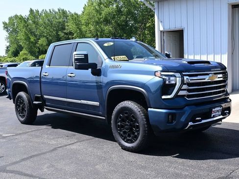 Used 2026 Chevrolet Silverado 3500 High Country w/ High Country Premium Package AWD/4WD image 4