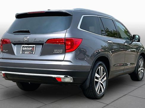 Used 2017 Honda Pilot Touring image 12
