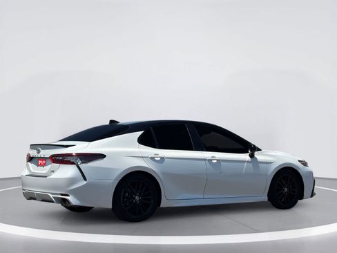 Used 2022 Toyota Camry XSE FWD image 4