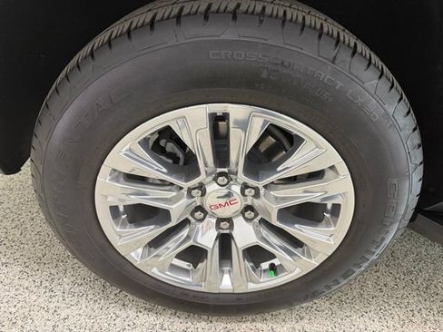 Used 2025 GMC Yukon Denali AWD/4WD image 11