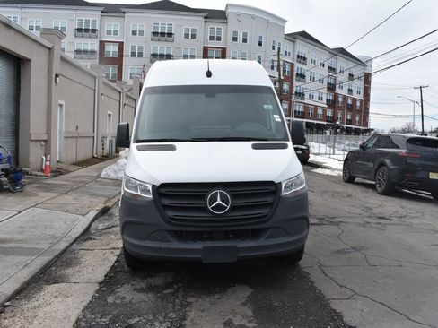 Used 2024 Mercedes-Benz eSprinter 170 Cargo image 3