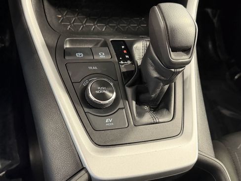 Used 2023 Toyota RAV4 AWD Hybrid image 21