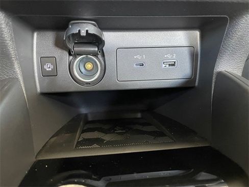 New 2025 Nissan Versa SR w/ Trunk Package image 20