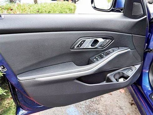 Used 2022 BMW 330i Sedan w/ Driving Assistance Package image 23