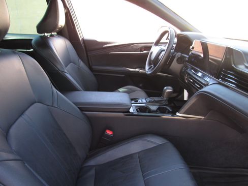 Used 2025 Toyota Camry XSE FWD image 8