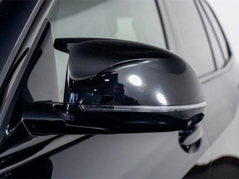 Used 2024 BMW X5 M60i w/ Climate Comfort Package image 28