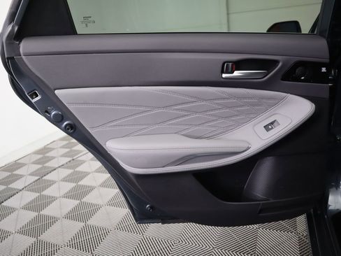 Used 2021 Toyota Avalon Limited w/ Advanced Safety Package image 27