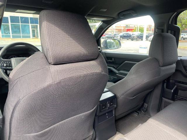 Used 2025 Toyota 4Runner SR5 AWD/4WD image 28