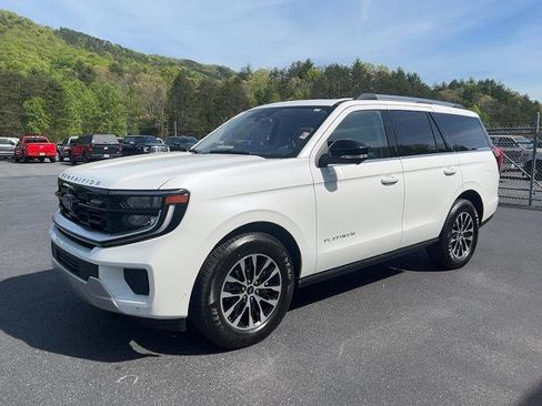 Certified 2025 Ford Expedition Platinum AWD/4WD image 2