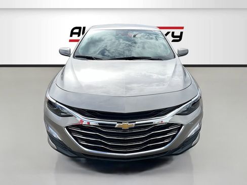 Used 2025 Chevrolet Malibu LS image 2