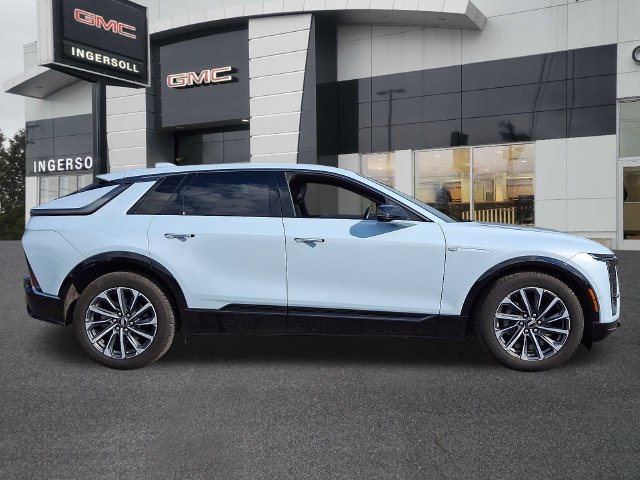Used 2024 Cadillac Lyriq Sport AWD/4WD image 26