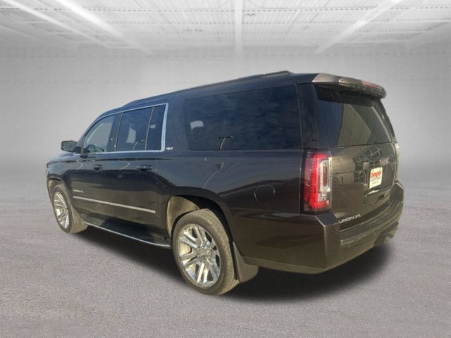 Used 2018 GMC Yukon XL SLT w/ Premium Edition AWD/4WD image 3