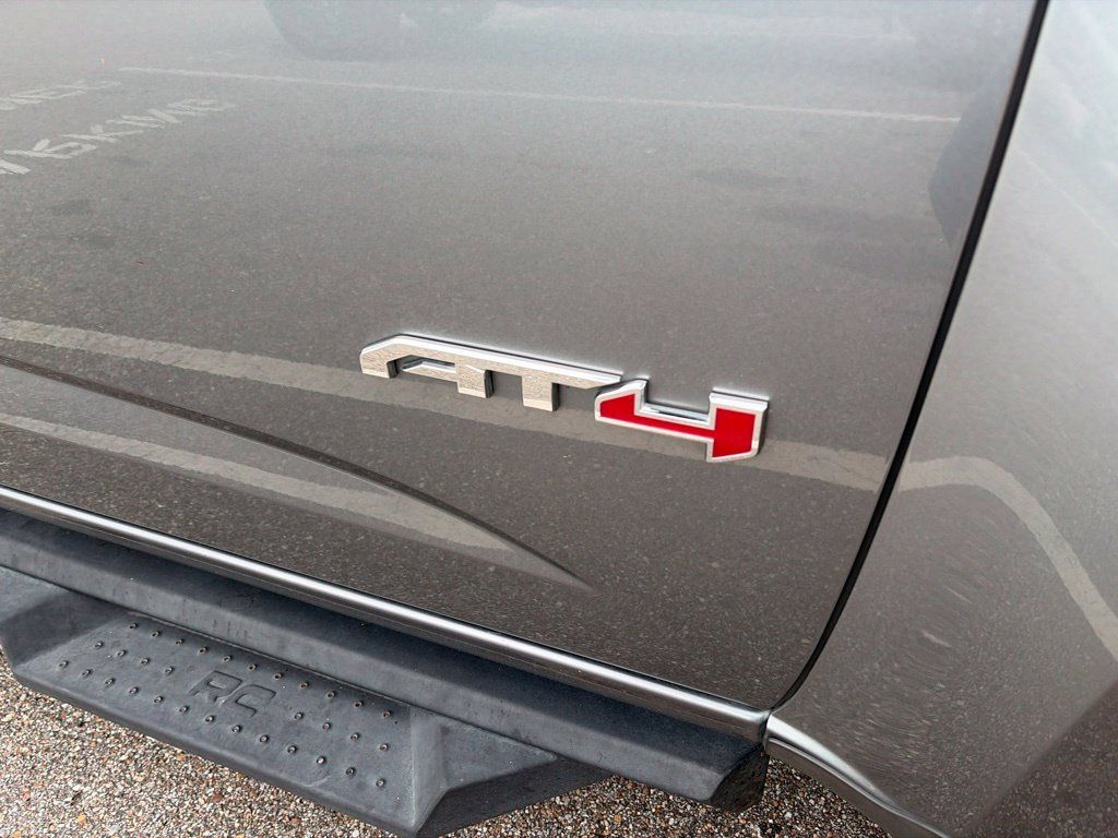 Used 2022 GMC Canyon AT4 w/ Driver Alert Package AWD/4WD image 3