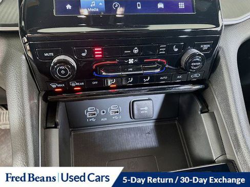 Certified 2024 Jeep Grand Cherokee Laredo image 23