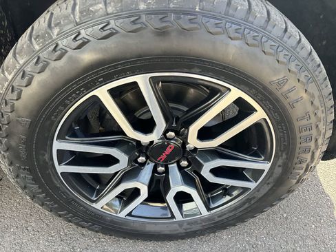 Used 2019 GMC Sierra 1500 AT4 w/ AT4 Premium Package AWD/4WD image 5