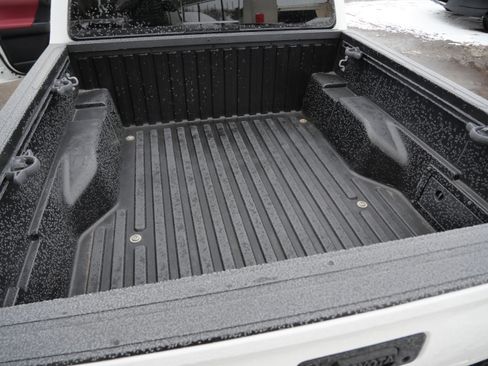 Certified 2019 Toyota Tacoma SR5 image 19