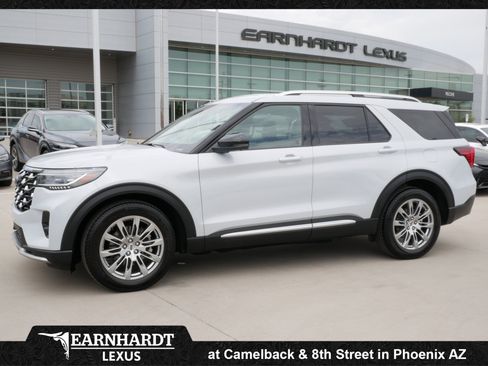 Used 2026 Ford Explorer Platinum RWD image 1