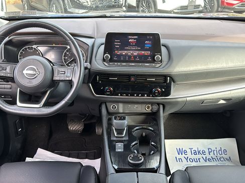 Certified 2022 Nissan Rogue SV w/ SV Premium Package image 5