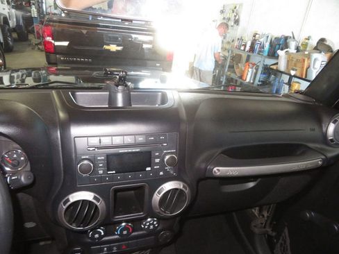 Used 2017 Jeep Wrangler Sport image 30