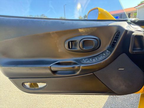 Used 2000 Chevrolet Corvette Convertible w/ Performance Handling Pkg RWD image 11