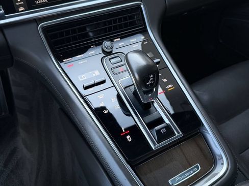 Used 2017 Porsche Panamera 4S AWD/4WD image 21