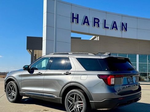 New 2026 Ford Explorer ST-Line w/ ST-Line Street Pack image 3