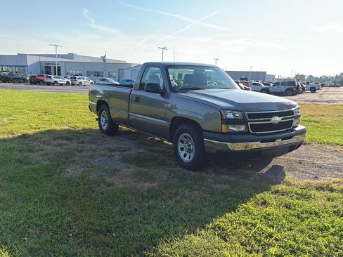 Used 2006 Chevrolet Silverado 1500 W/T RWD image 4