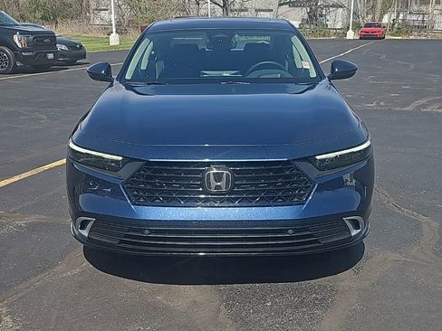 Used 2025 Honda Accord Touring image 2