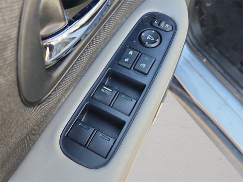 Used 2019 Honda HR-V LX image 15