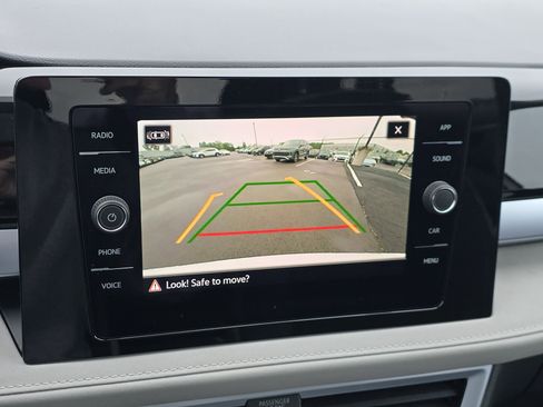 New 2026 Volkswagen Taos SE FWD image 10