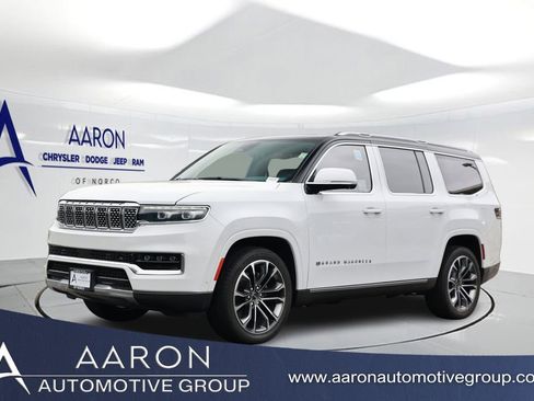 Used 2022 Jeep Grand Wagoneer Series III w/ Rear Seat Video Group 1 AWD/4WD image 1