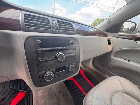 Used 2009 Buick Lucerne CXL FWD image 15