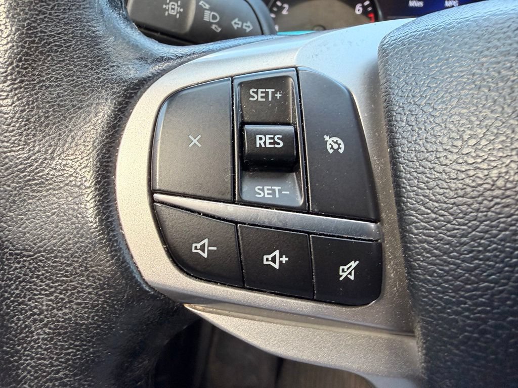 Used 2022 Ford Explorer XLT w/ Equipment Group 202A AWD/4WD image 16