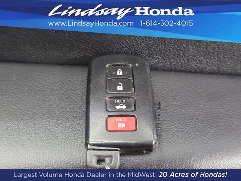 Used 2017 Toyota Avalon XLE image 22