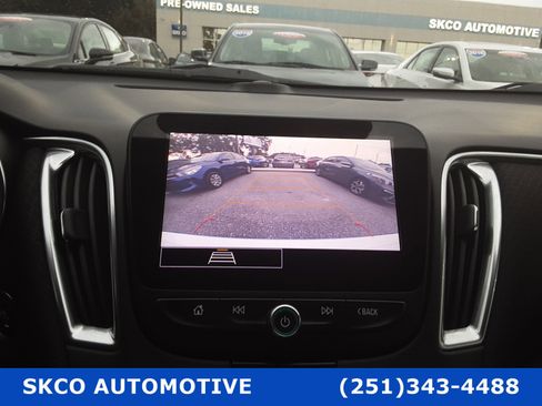 Used 2021 Chevrolet Malibu LT image 17