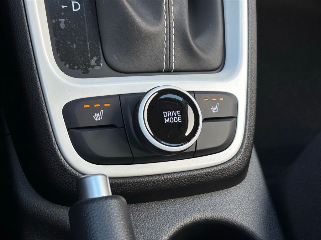 New 2026 Hyundai Venue SEL FWD image 19