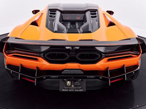 Used 2025 Lamborghini Revuelto AWD/4WD image 46