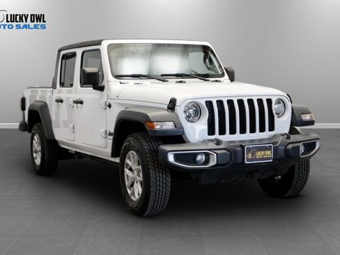 Used 2023 Jeep Gladiator Sport AWD/4WD image 3
