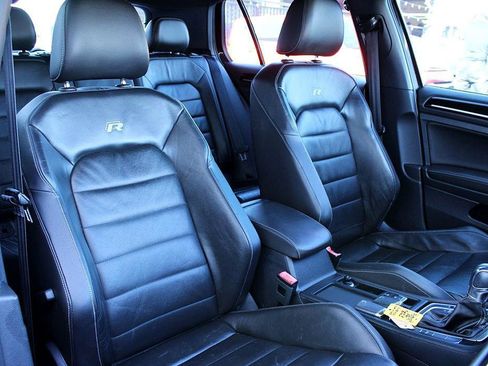 Used 2015 Volkswagen Golf R 4-Door image 21