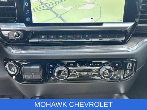Used 2025 Chevrolet Silverado 2500 LTZ w/ LTZ Convenience Package AWD/4WD image 19