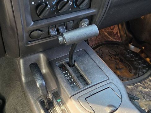Used 2001 Jeep Cherokee Sport AWD/4WD image 16