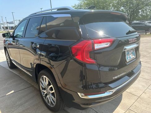 Used 2024 GMC Terrain Denali w/ Denali Premium Package AWD/4WD image 5