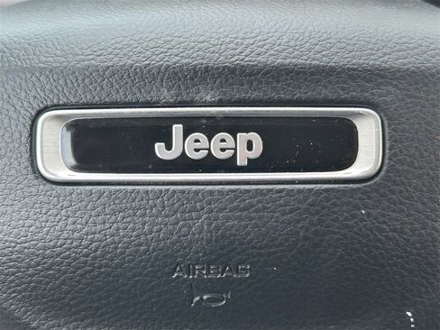 Used 2023 Jeep Grand Cherokee L Limited image 35