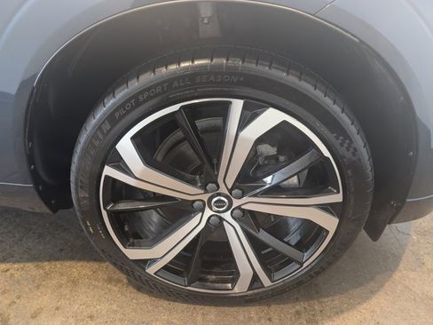 Used 2022 Volvo XC60 B6 R-Design w/ Advanced Package image 7