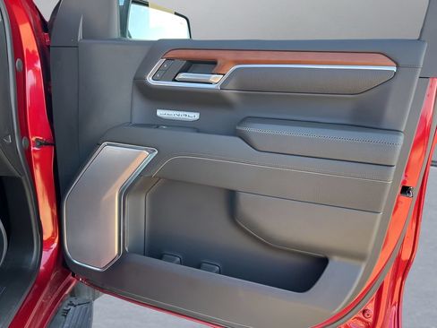 Used 2022 GMC Sierra 1500 Denali AWD/4WD image 29