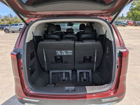 Used 2024 Kia Carnival SX Prestige FWD image 12