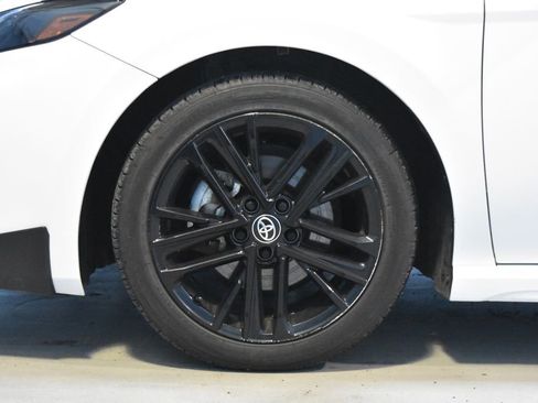 Used 2025 Toyota Camry SE image 23