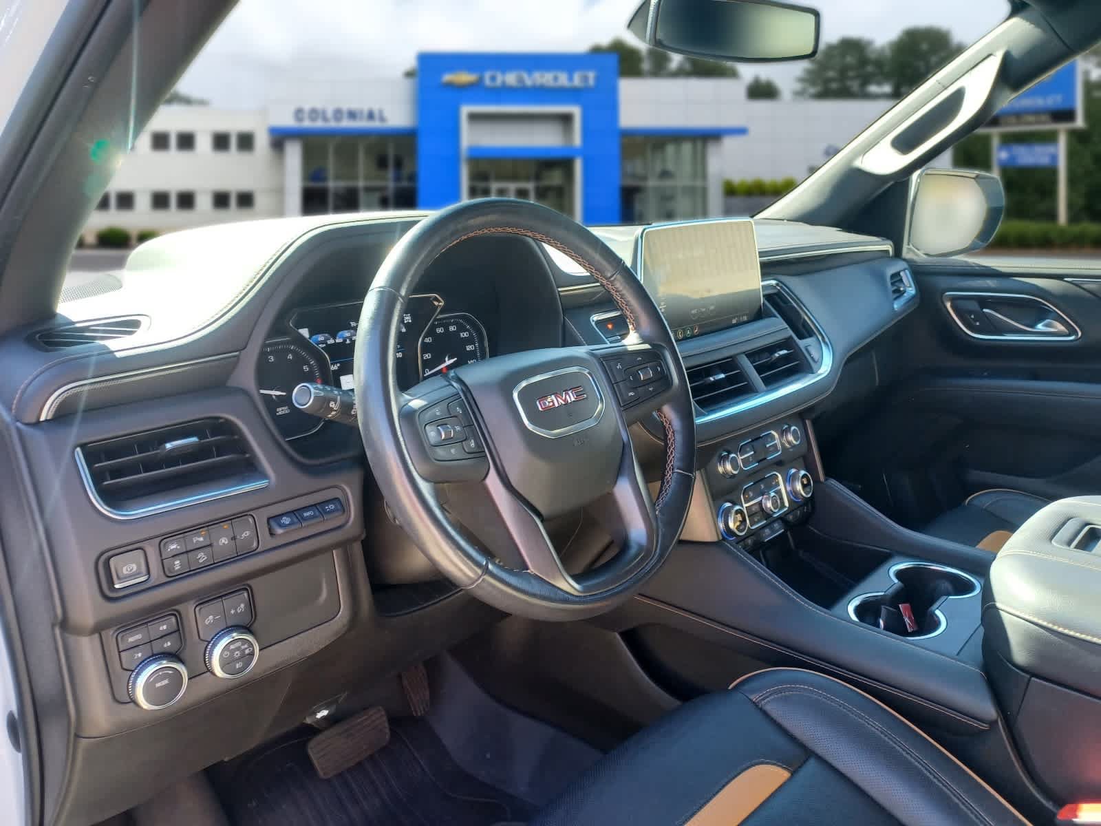 Used 2021 GMC Yukon AT4 w/ AT4 Premium Package AWD/4WD image 8