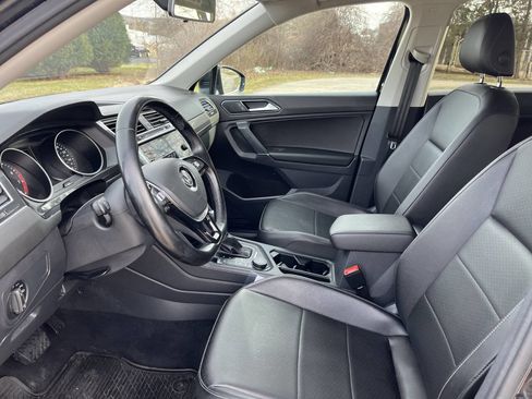 Used 2018 Volkswagen Tiguan SE image 12